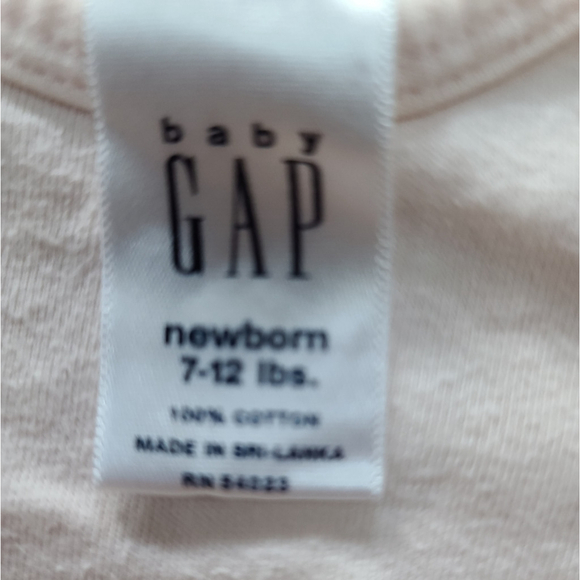 Newborn Girl Disney & Gap 4-Piece Clothing Set - Picture 10 of 13